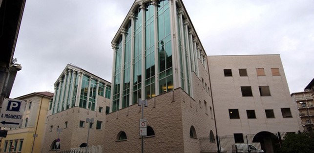 immagine tribunale.jpg